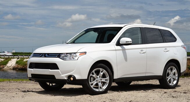 2015 Mitsubishi Outlander Interior