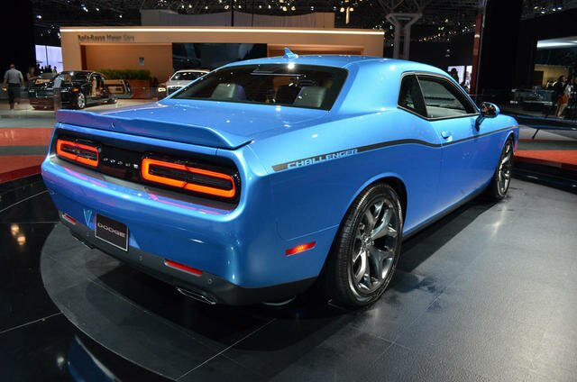 Review 2015 Dodge Challenger
